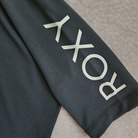 Roxy Black Rash Guard - Picture 2 of 3
